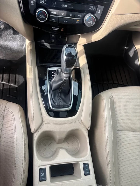 2017 Nissan Rogue - Image 13 of 13