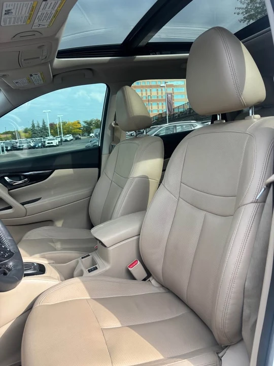 2017 Nissan Rogue - Image 8 of 13