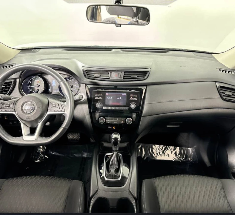 2017 Nissan Rogue - Image 3 of 3
