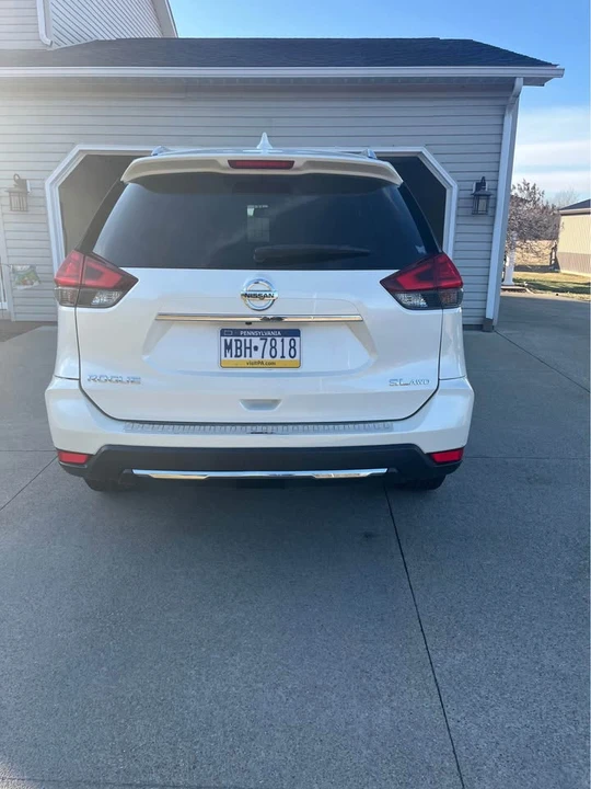 2017 Nissan Rogue - Image 3 of 12