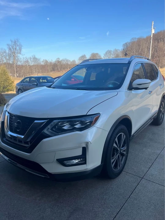 2017 Nissan Rogue - Image 5 of 12