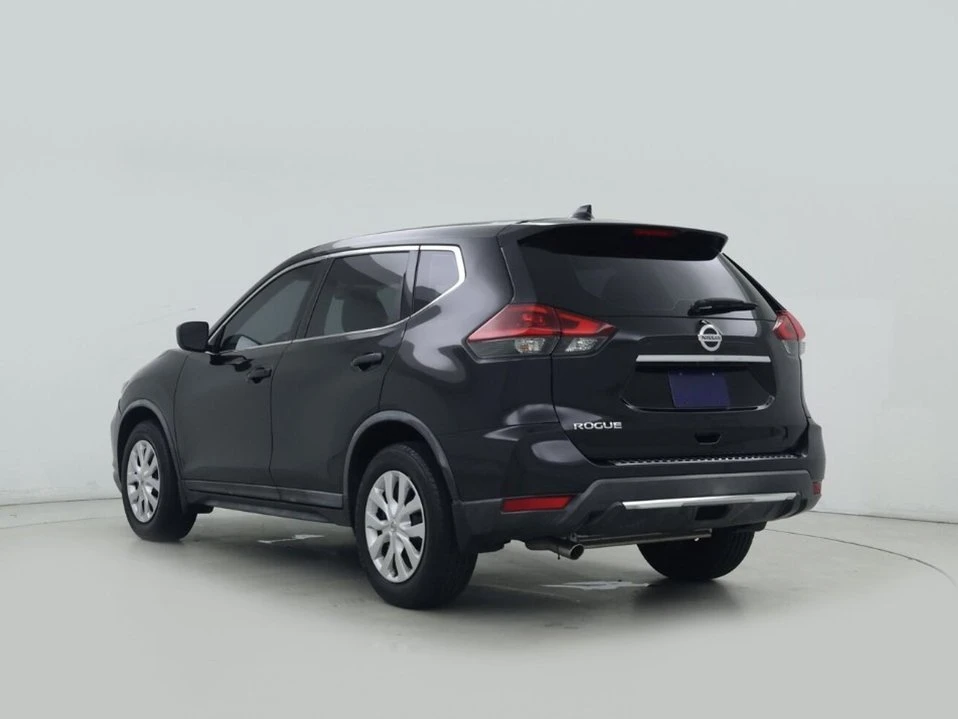 2017 Nissan Rogue - Image 11 of 20
