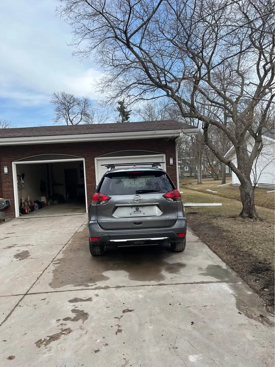 2017 Nissan Rogue - Image 3 of 5