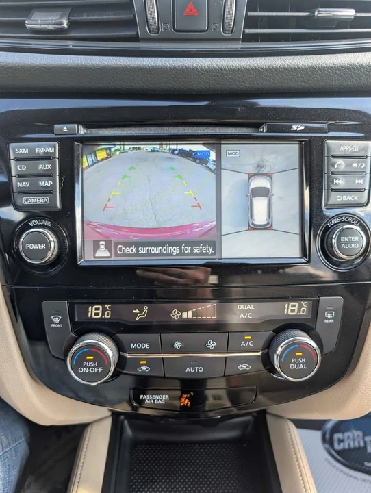 2017 Nissan Rogue - Image 16 of 19