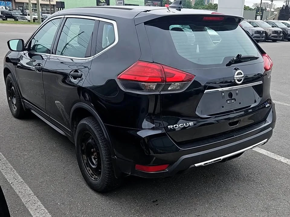2017 Nissan Rogue - Image 2 of 5