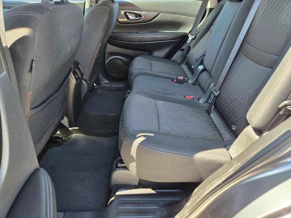 2017 Nissan Rogue - Image 7 of 12