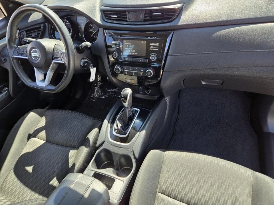 2017 Nissan Rogue - Image 12 of 18