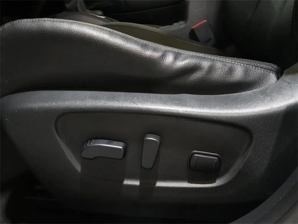2017 Nissan Rogue - Image 14 of 31