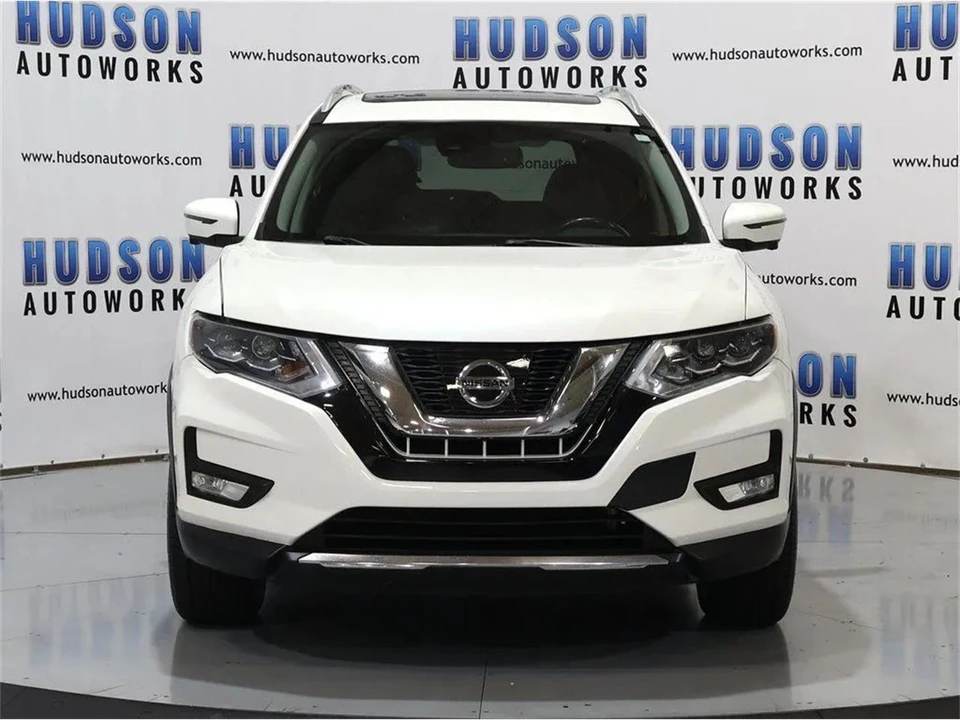 2017 Nissan Rogue - Image 9 of 31