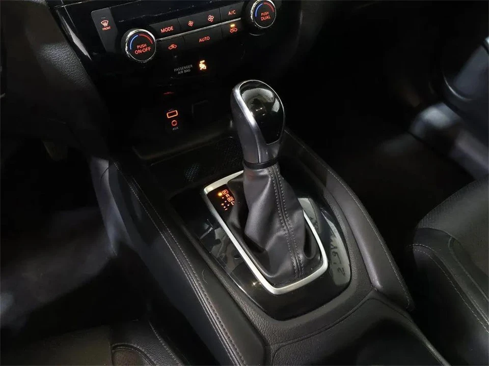 2017 Nissan Rogue - Image 20 of 31