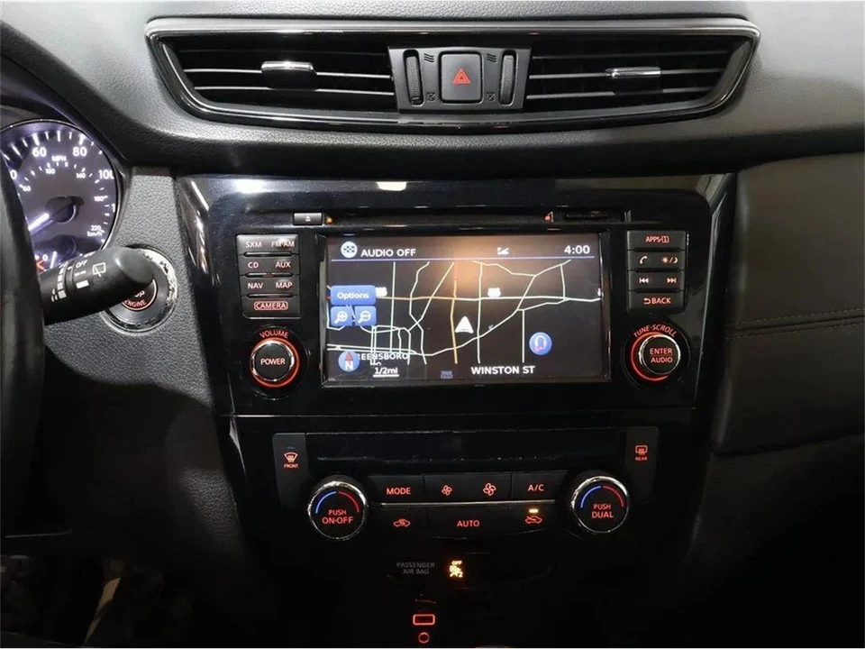 2017 Nissan Rogue - Image 18 of 31