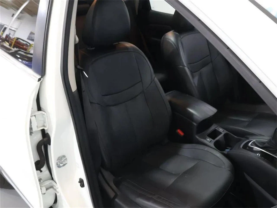 2017 Nissan Rogue - Image 26 of 31