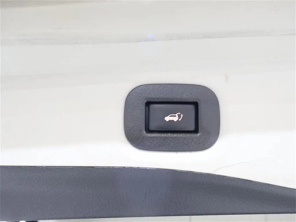 2017 Nissan Rogue - Image 29 of 31