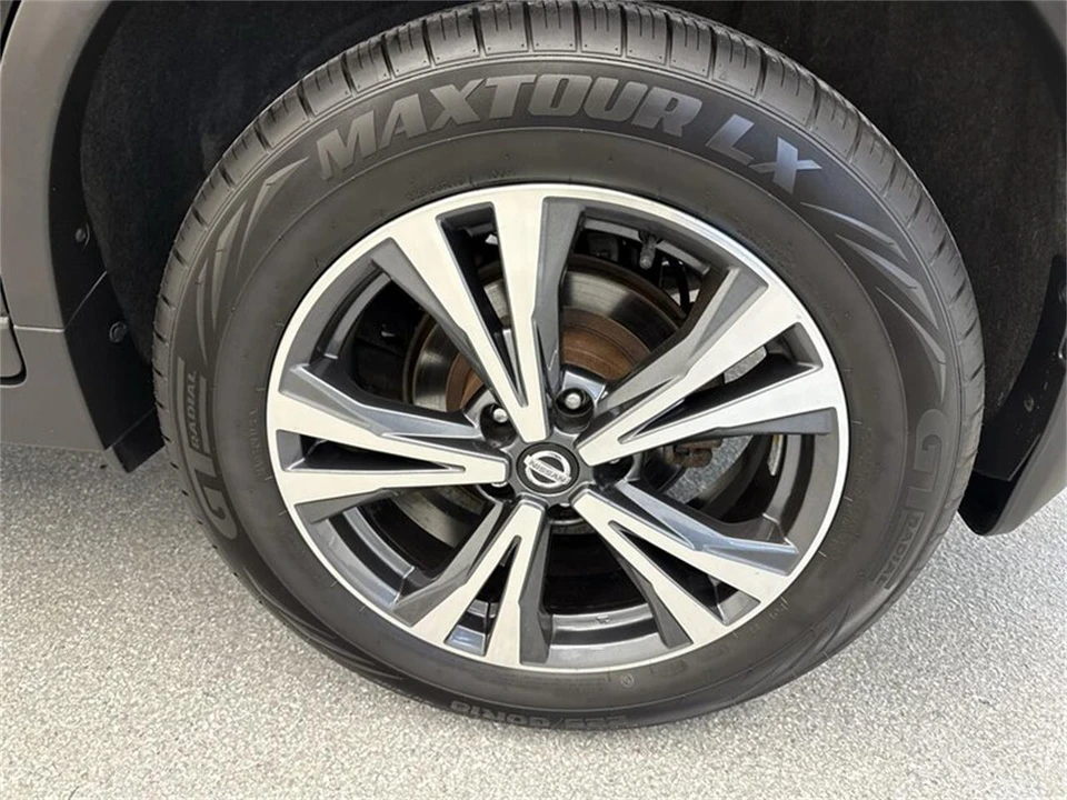 2017 Nissan Rogue - Image 17 of 17