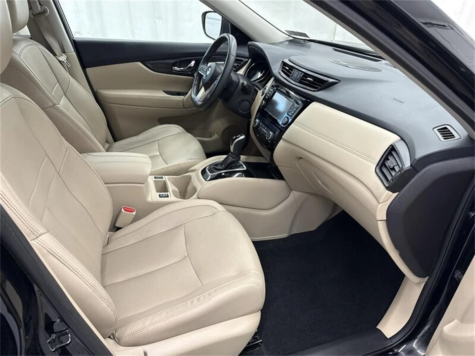 2017 Nissan Rogue - Image 12 of 17