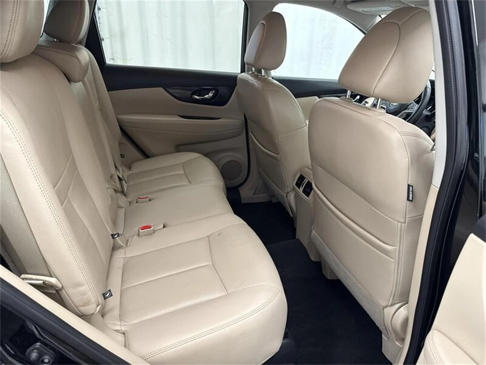 2017 Nissan Rogue - Image 13 of 17