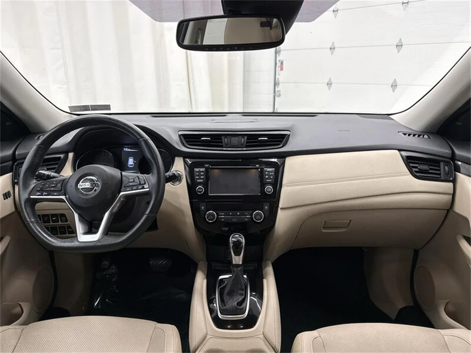 2017 Nissan Rogue - Image 14 of 17