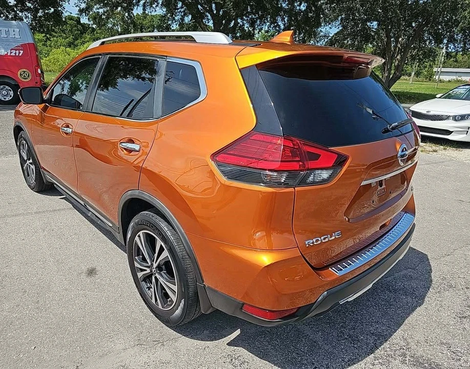 2017 Nissan Rogue - Image 3 of 11