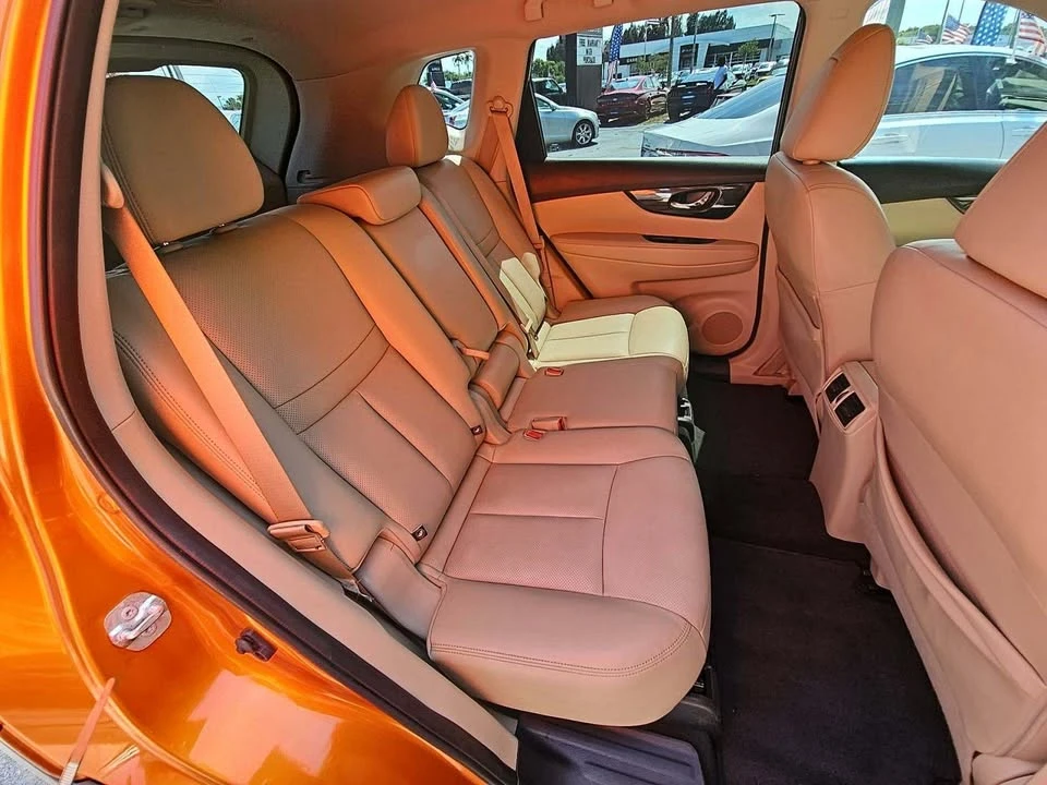 2017 Nissan Rogue - Image 11 of 11