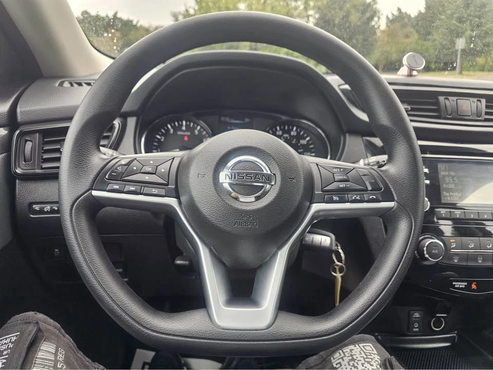 2017 Nissan Rogue - Image 5 of 13