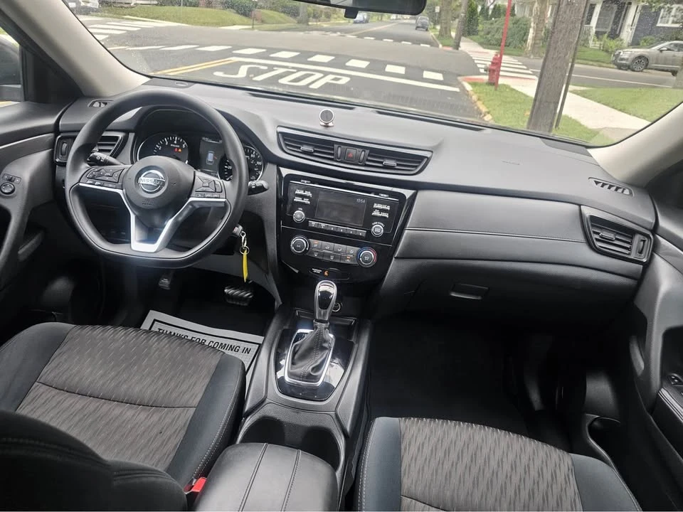 2017 Nissan Rogue - Image 4 of 13
