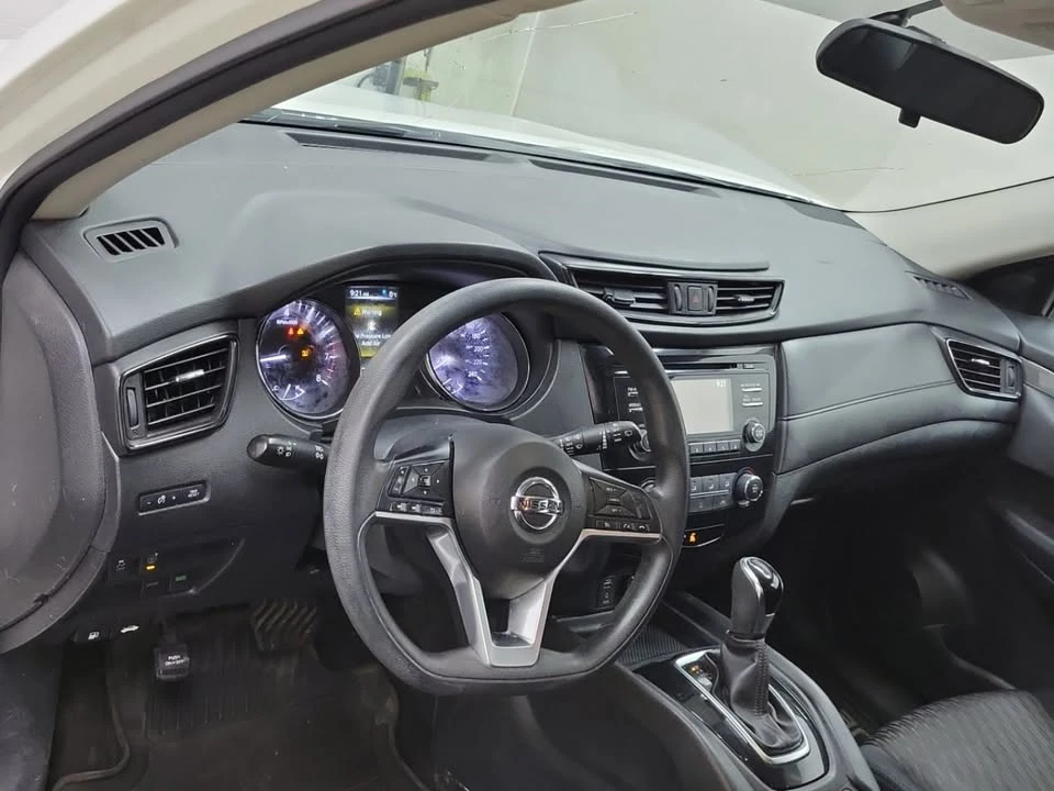 2017 Nissan Rogue - Image 3 of 8