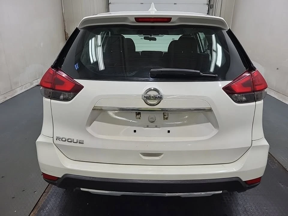 2017 Nissan Rogue - Image 7 of 8