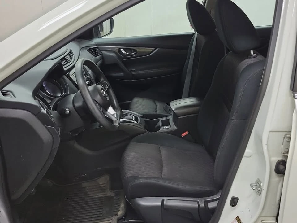 2017 Nissan Rogue - Image 4 of 8
