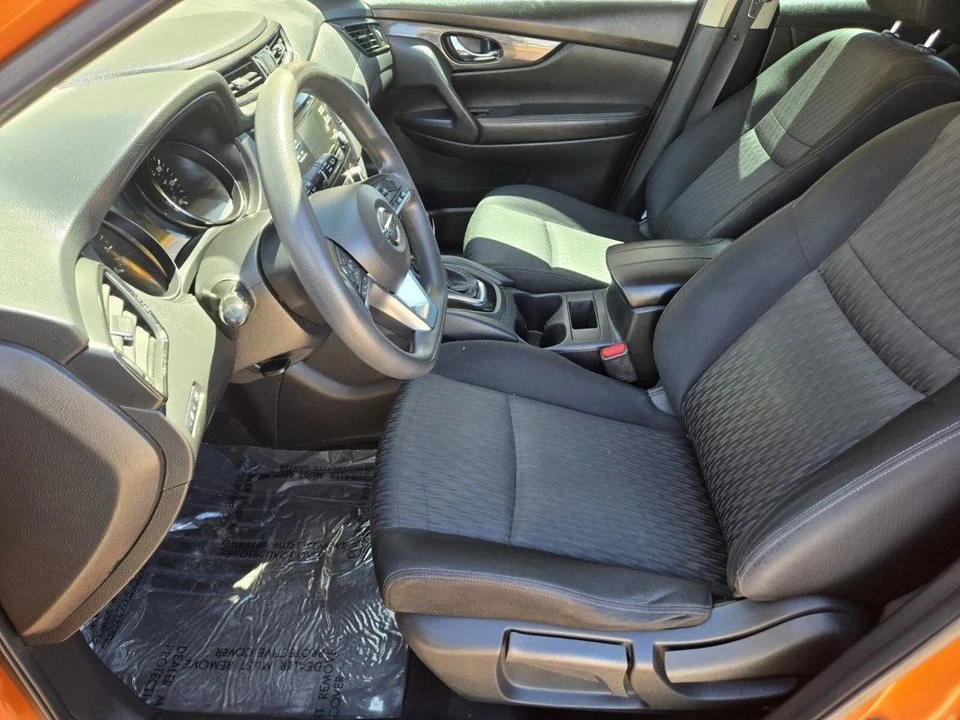 2017 Nissan Rogue - Image 6 of 19