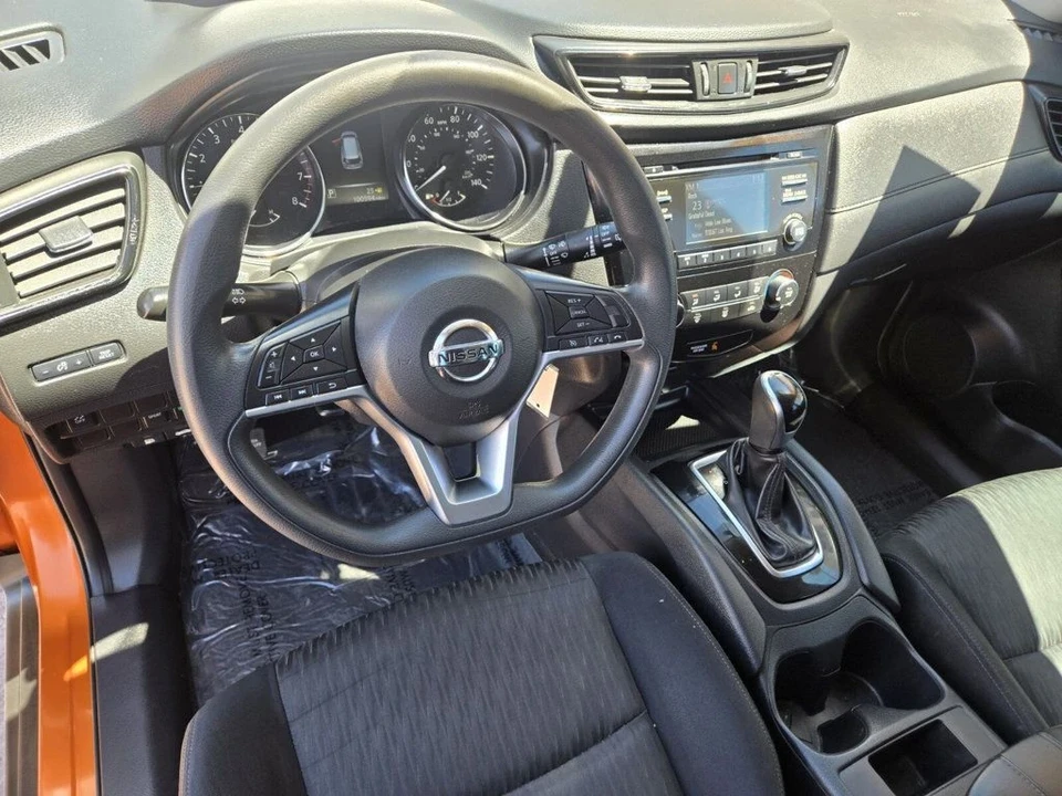 2017 Nissan Rogue - Image 7 of 19
