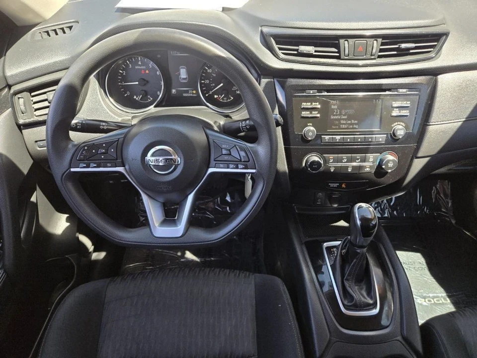 2017 Nissan Rogue - Image 9 of 19