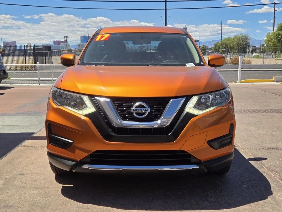 2017 Nissan Rogue - Image 4 of 19
