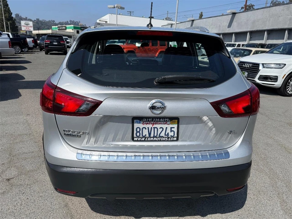 2017 Nissan Rogue - Image 10 of 28