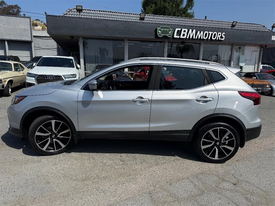 2017 Nissan Rogue - Image 6 of 28