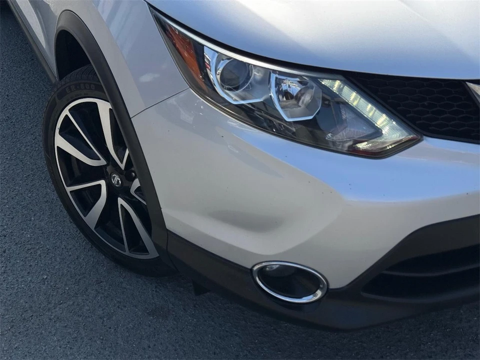 2017 Nissan Rogue - Image 4 of 28
