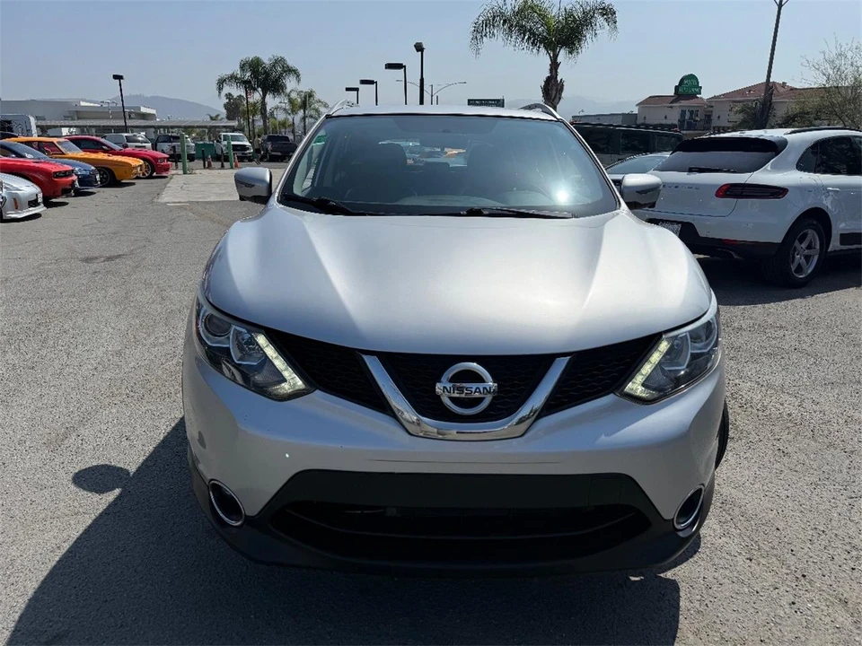 2017 Nissan Rogue - Image 3 of 28