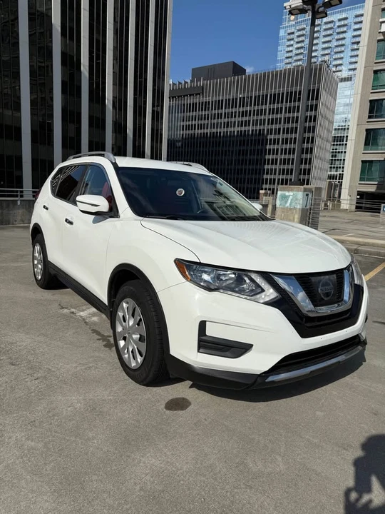 2017 Nissan Rogue - Image 2 of 13