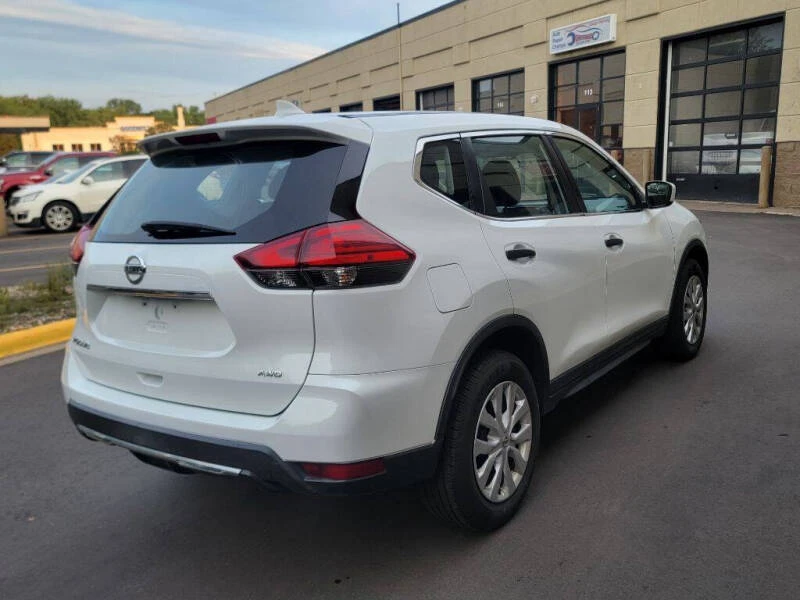 2017 Nissan Rogue - Image 9 of 20