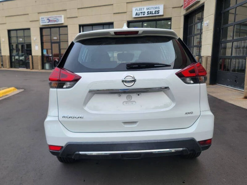 2017 Nissan Rogue - Image 10 of 20