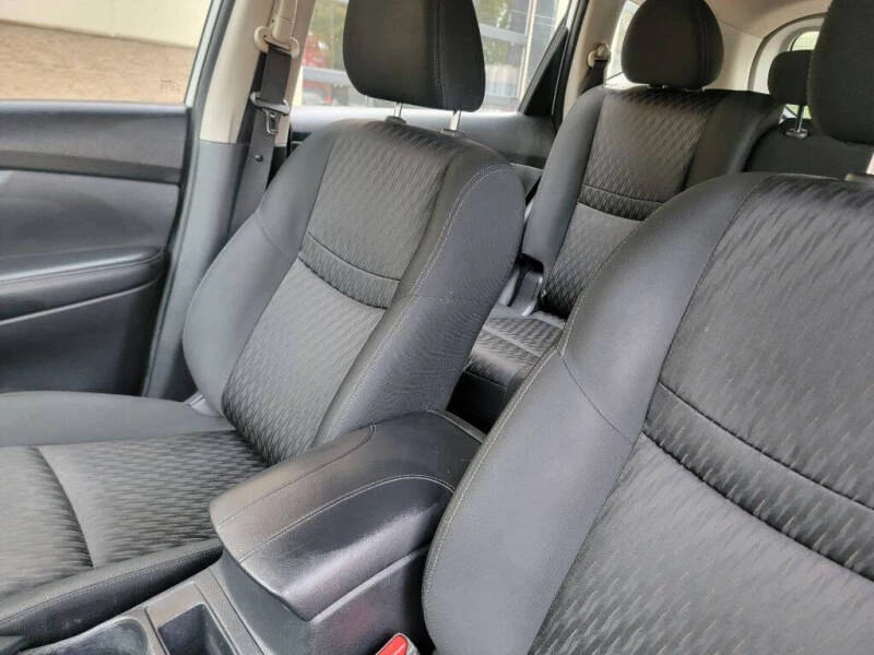 2017 Nissan Rogue - Image 17 of 20