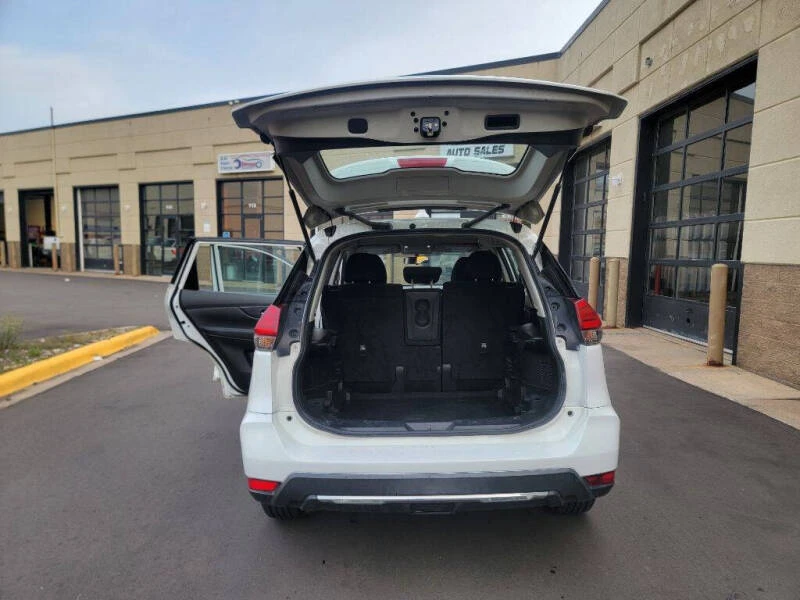 2017 Nissan Rogue - Image 12 of 20