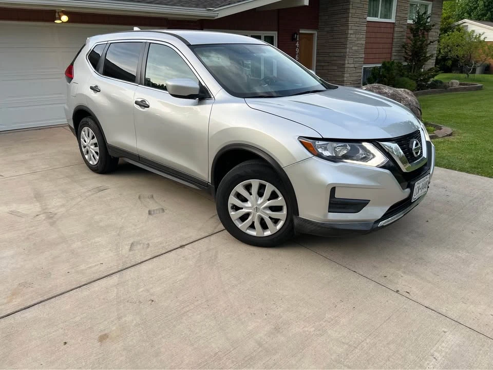2017 Nissan Rogue - Image 3 of 11
