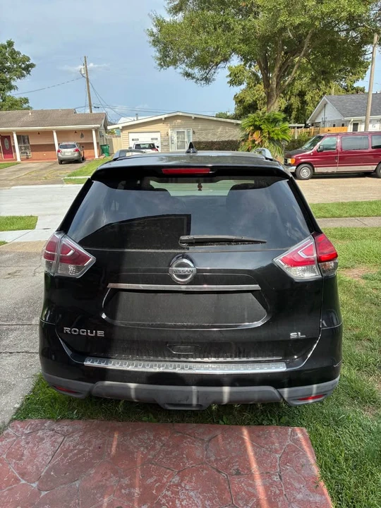 2017 Nissan Rogue - Image 4 of 8