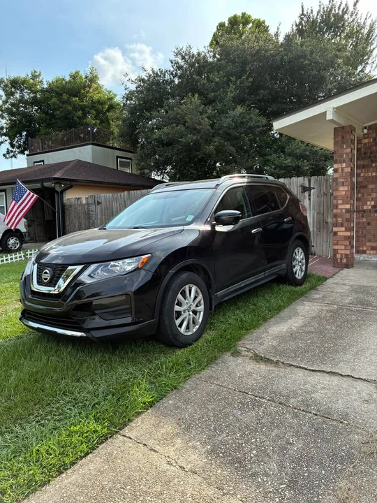 2017 Nissan Rogue - Image 3 of 8