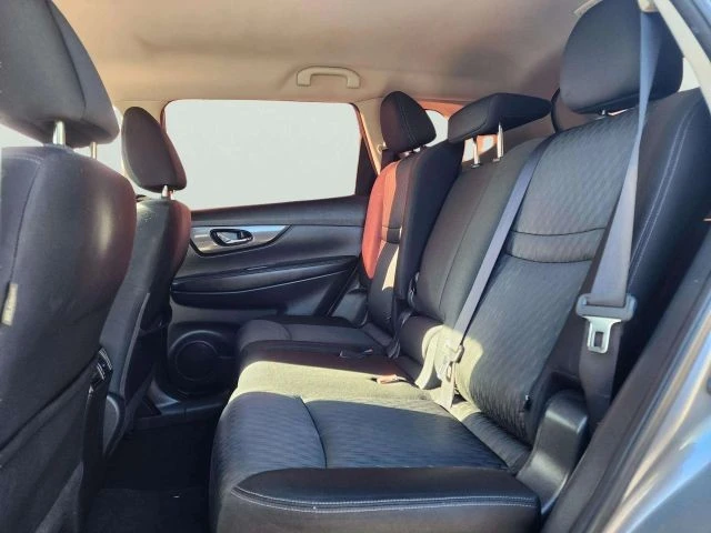 2017 Nissan Rogue - Image 14 of 21