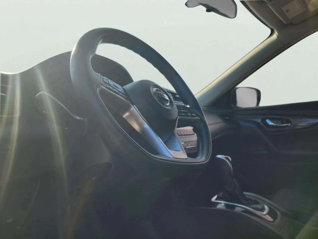 2017 Nissan Rogue - Image 20 of 21