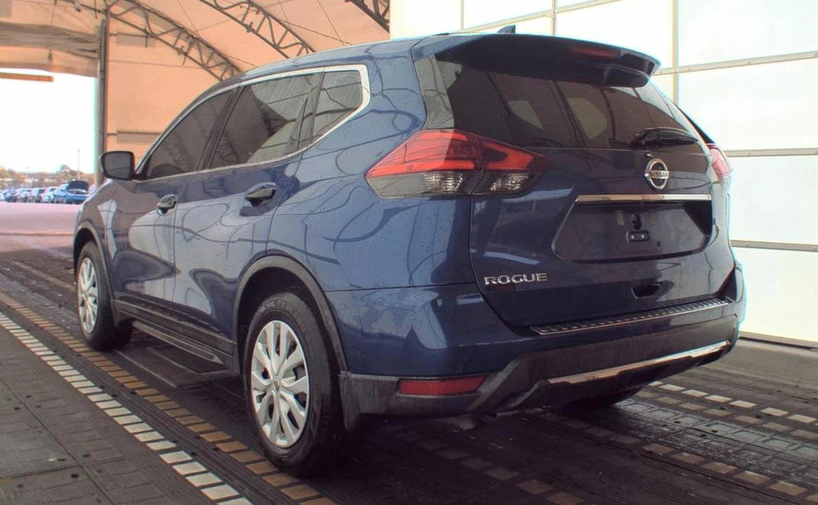 2017 Nissan Rogue - Image 6 of 11