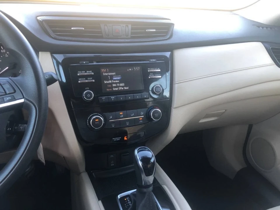 2017 Nissan Rogue - Image 19 of 21