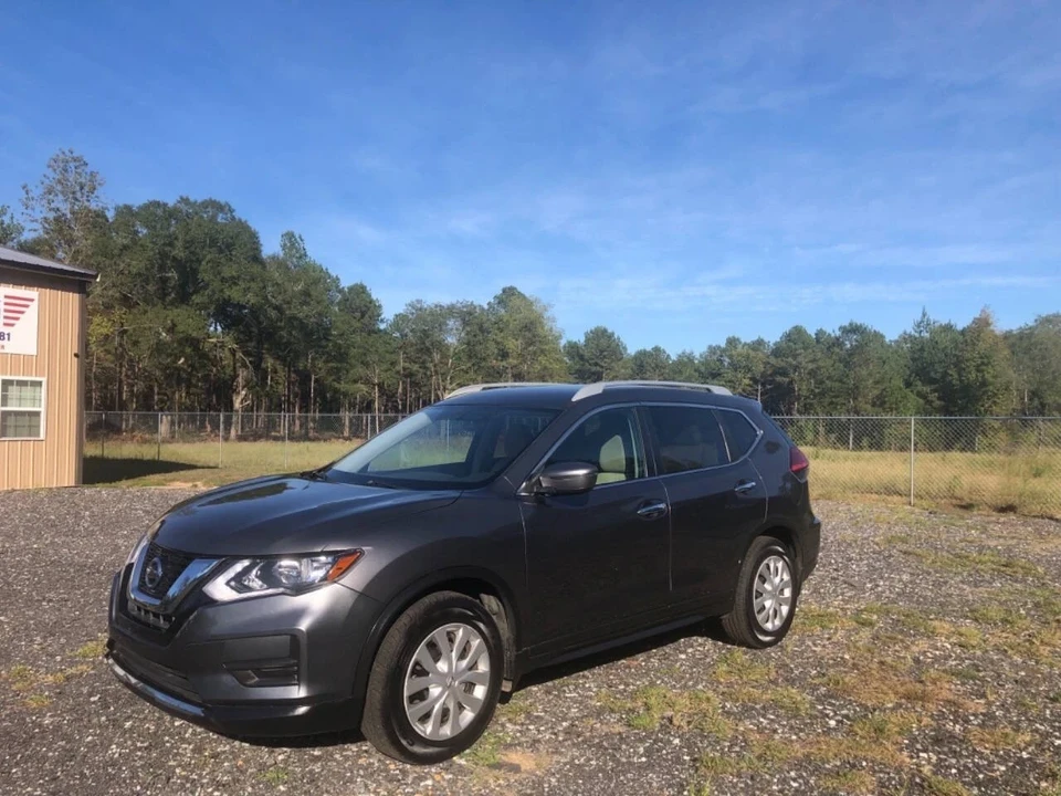 2017 Nissan Rogue - Image 3 of 21