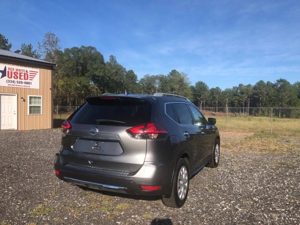 2017 Nissan Rogue - Image 8 of 21
